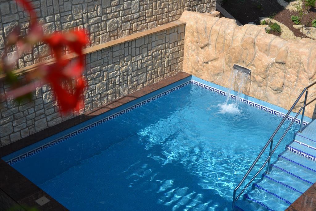 Palac Saturna تشيلاش المظهر الخارجي الصورة