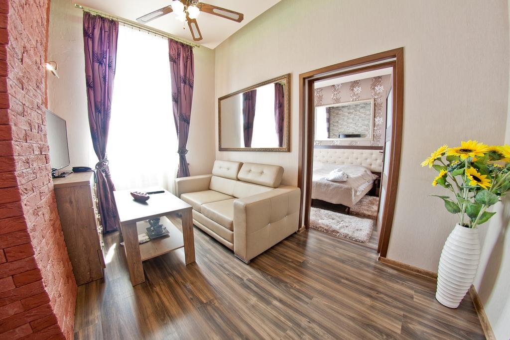 Palac Saturna تشيلاش الغرفة الصورة