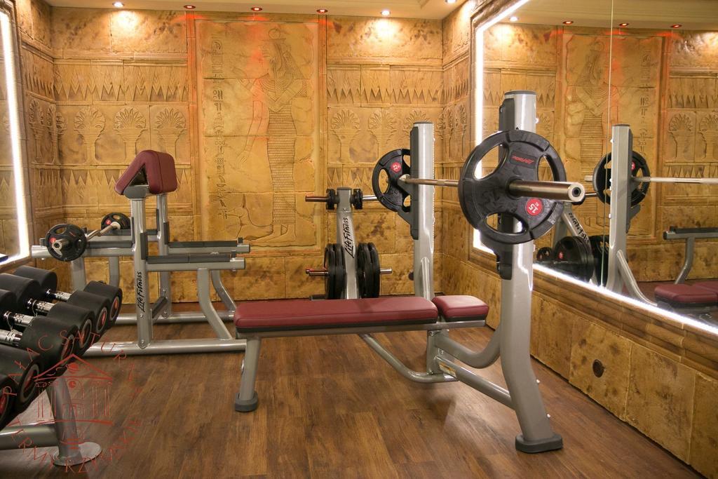 Palac Saturna تشيلاش المظهر الخارجي الصورة